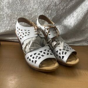 Elegant White Cutout Women's Sandals